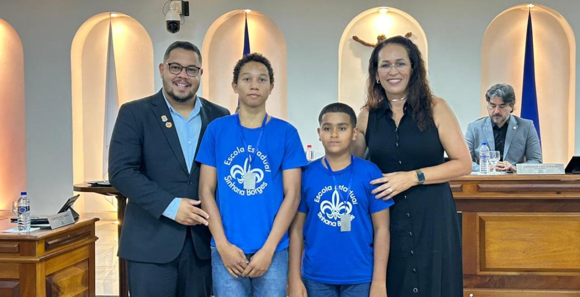 Alunos do Ensino Fundamental I e II, Escola Estadual Sinhana Borges