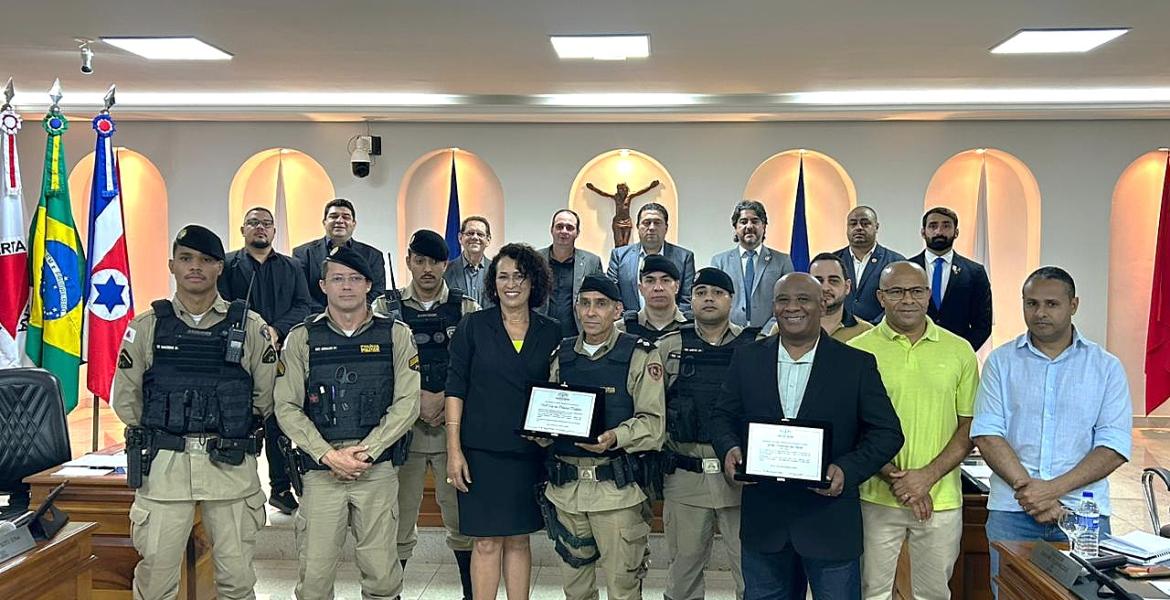 Dois Cartões de Prata foram entregues durante a 11ª Reunião Ordinária