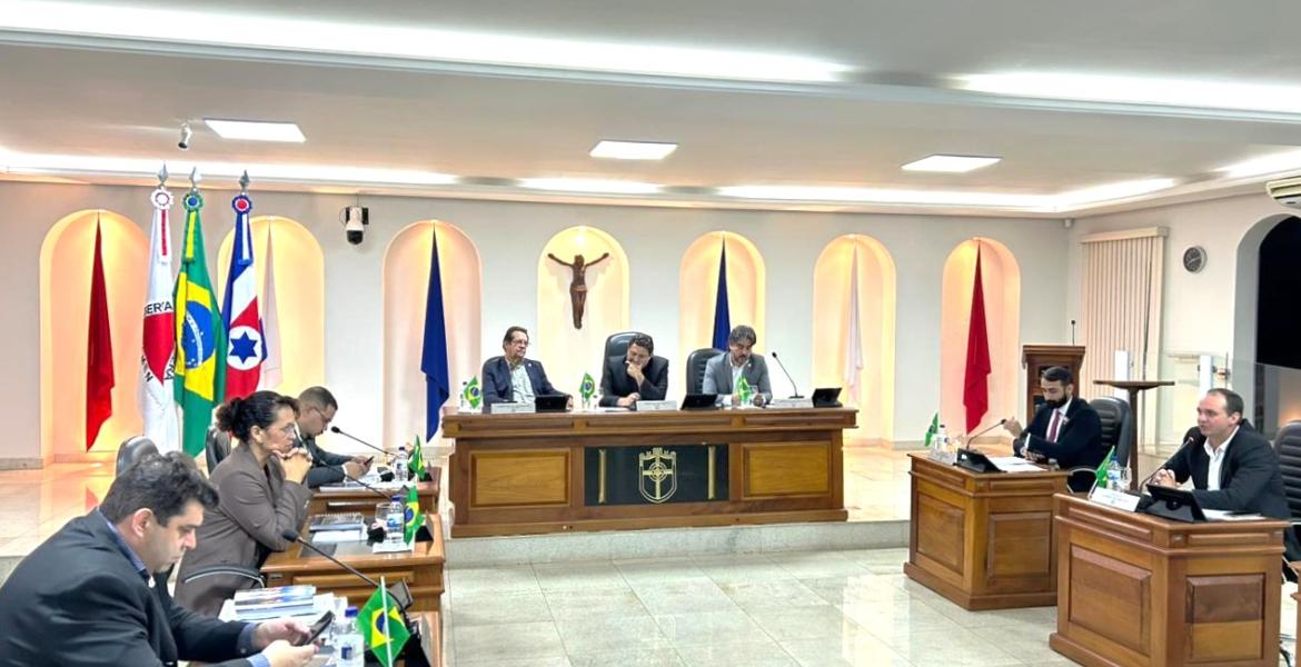 Na Ordem do Dia, um projeto de autoria do Executivo e um de autoria da vereadora Sgto. Edna