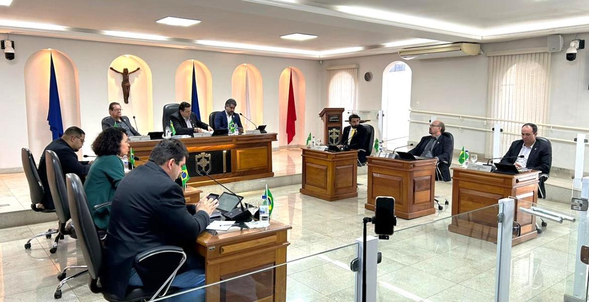 Das seis matérias aprovadas, duas são de origem do Legislativo e quatro do Executivo