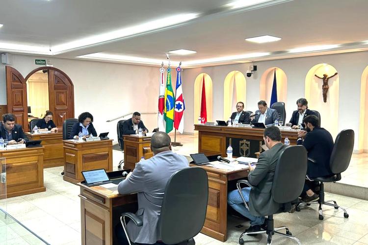 Projetos aprovados, incluem: criação do serviço família acolhedora; cargo efetivo de auditor fiscal; e autorização a abertura de crédito especial