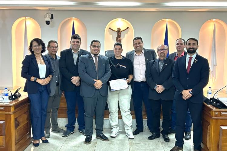 A indicação para moção de Fernanda Etel, de autoria do vereador Daniel, foi aprovada por unanimidade entre os demais