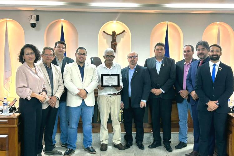 A homenagem foi proposta pelo vereador Vilmar Lacerda