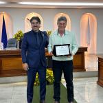 Kiko Bonfim e seu produtor rural homenageado, Amarildo Bizinoto
