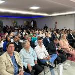 Casa cheia em noite de homenagens